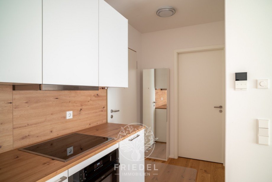 K�che mit Blick in den Flur Etagenwohnung Heilbronn